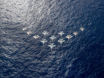 美军太平洋舰队在Facebook公布联合军演照片。