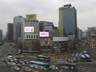 南韓多一人染新冠病毒不治。AP資料圖片