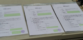 警方展示部分證物。 林思明攝