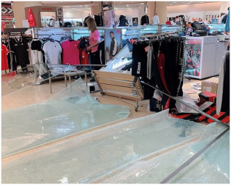 遠東百貨花蓮店有玻璃被震破。網圖