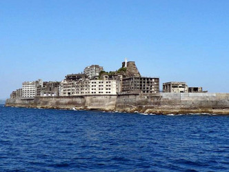 1974年煤礦關閉導致島上住民離開，軍艦島(端島)變為無人島。資料圖片