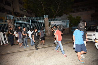 警方拘捕7名男女。尹敬堂摄