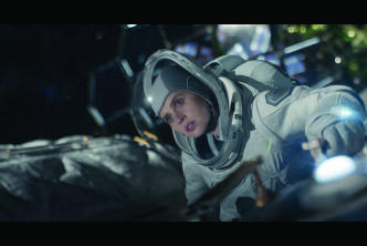 电影中的太空衣做得相当细致用心。