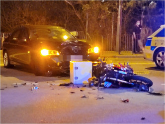 电单车司机受伤送院。FB专页「青衣岛民」图片