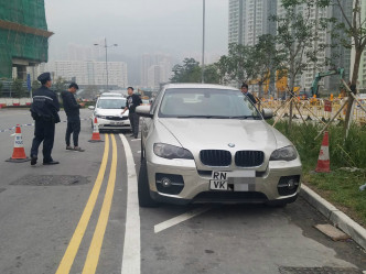 警方搜尋獲涉案私家車。