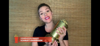 史嘉莉獲《MTV電影及電視頒獎禮》頒發「時代獎」。