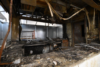 觀塘站客戶中心被大肆縱火焚毀。