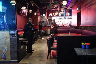 贼仔连环爆窃长沙湾酒吧酒楼，擸走逾10万元。