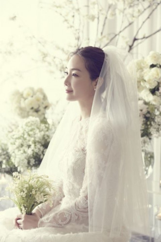 崔智友去年下嫁30多歲的圈外男友。