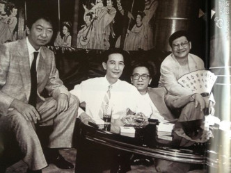 倪匡（右1）、刘培基（左2）、蔡澜(左1)系沾叔生前老友。