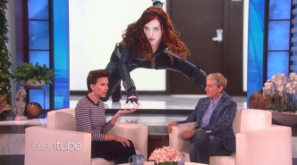施嘉莉上《The Ellen Show》宣傳《復仇者聯盟3》。