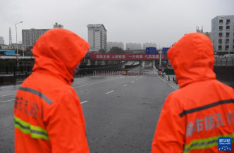 当地警方封闭上月暴雨重灾区之一的京广路隧道。新华社