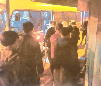 警方在大埔进行反黑行动，拘捕了48人。 林思明摄