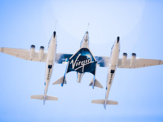 英国亿万富豪布兰森（Richard Branson）将于今晚本港时间10时半乘搭维珍银河（Virgin Galactic）的太空船升空。AP资料图片