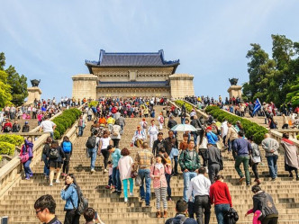 多地多个地区呼吁暂缓出省游。网图