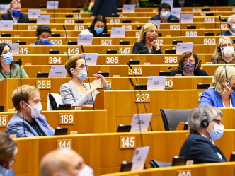 欧洲议会通过谴责北京打压香港民主派，港府对决议案强烈反对。欧洲议会FB