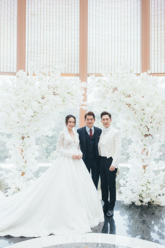 天王郭富城日前出席其舞蹈成员麦秋成的婚礼成为焦点。