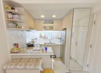 厨房为开放式设计，住客煮饭时可与家人互动。