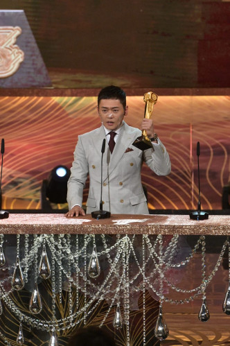 振朗凭「高彬」初次夺得「最受欢迎电视男角色」奖。