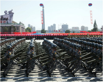 北韓今早舉行了大型閱兵儀式。AP
