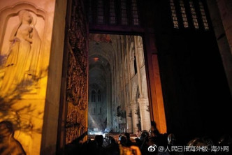 巴黎圣母院火灾后，教堂内部图片曝光。