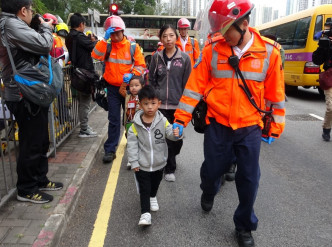 幼童送院治理。林思明摄