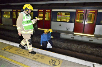 東鐵線列車服務一度受影響。