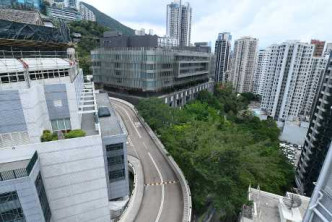 景觀方面，近為山光道公園及賽馬會跑馬地會所。