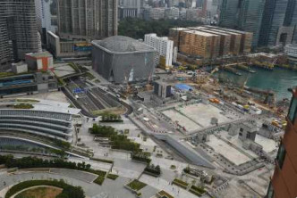 從單位外望是高鐵站、戲曲中心及中港城一帶。