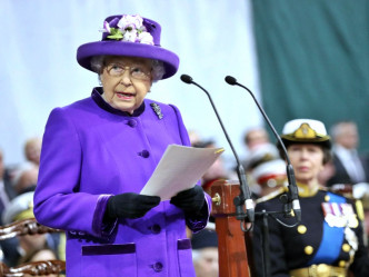 英女王早前出席航母服役仪式。
