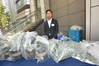 警方檢獲約值1600萬港元大麻。