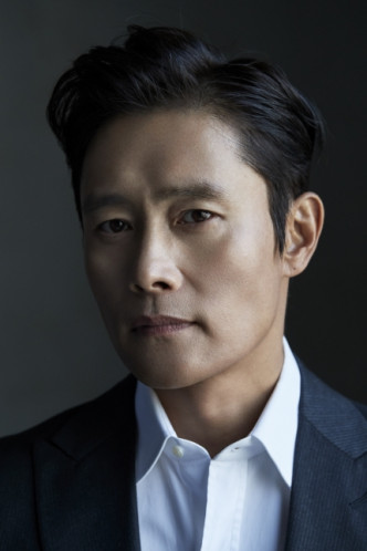 李秉宪是首名韩星夺得AFA「卓越亚洲电影人大奖」奖项。