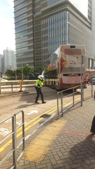 巴士被困太子道東。Facebook香港公共交通智庫圖片