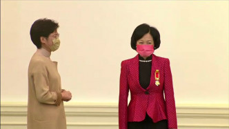 行政會議成員葉劉淑儀獲頒大紫荊勳章。