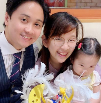 刘欣宜与老公和女儿原本过著平凡幸福家庭生活。