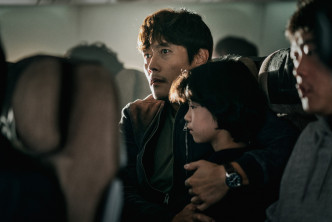 李秉宪主演新片，以航空灾难为故事骨干。