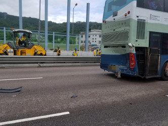 粉嶺公路往元朗方向四車相撞。 香港交通突發報料FB/網民Max Tong圖