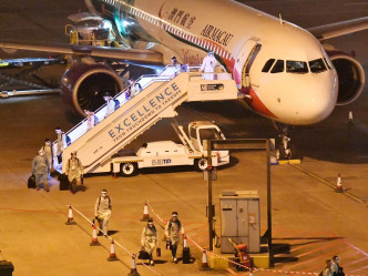 外地澳門居民乘2架專機回澳。澳門新聞局圖片