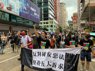 民陣副召集人陳皓桓，與立法會議員胡志偉和朱凱廸等呼籲上街。