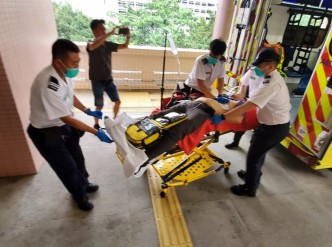 司机被送往律敦治医院抢救。