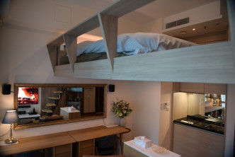 单位选用阁楼设计，升高睡眠区。