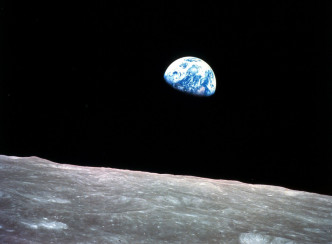 人类史上第一次从另一个星球上，看到地球的样子。AP