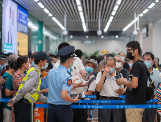 澳門與珠海明凌晨起重新放寬通關要求。澳門新聞局圖片