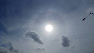 元朗下午3時10分拍到的「日暈」。facebook群組「社區天氣觀測計劃CWOS」Irene Ho攝