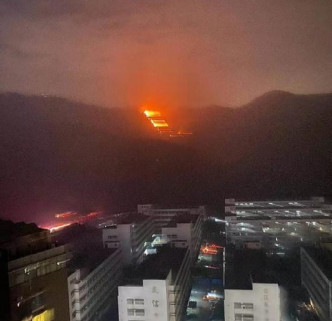 深圳大南山發生大火。網上圖片