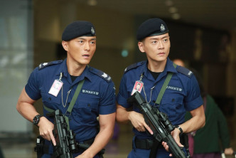 在《机场特警》中演警员的杨明，如今形象插水，真的是戏如人生。