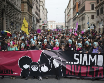 意大利首都羅馬數以萬計民眾遊行。AP