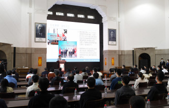 林郑月娥向学生演讲。 政府图片