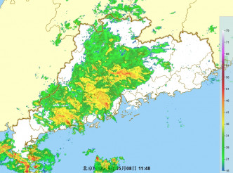 雷雨区逐渐靠近。广东省雷达图