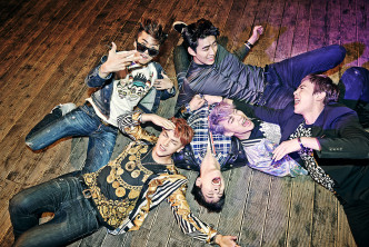 韓國男團2PM。